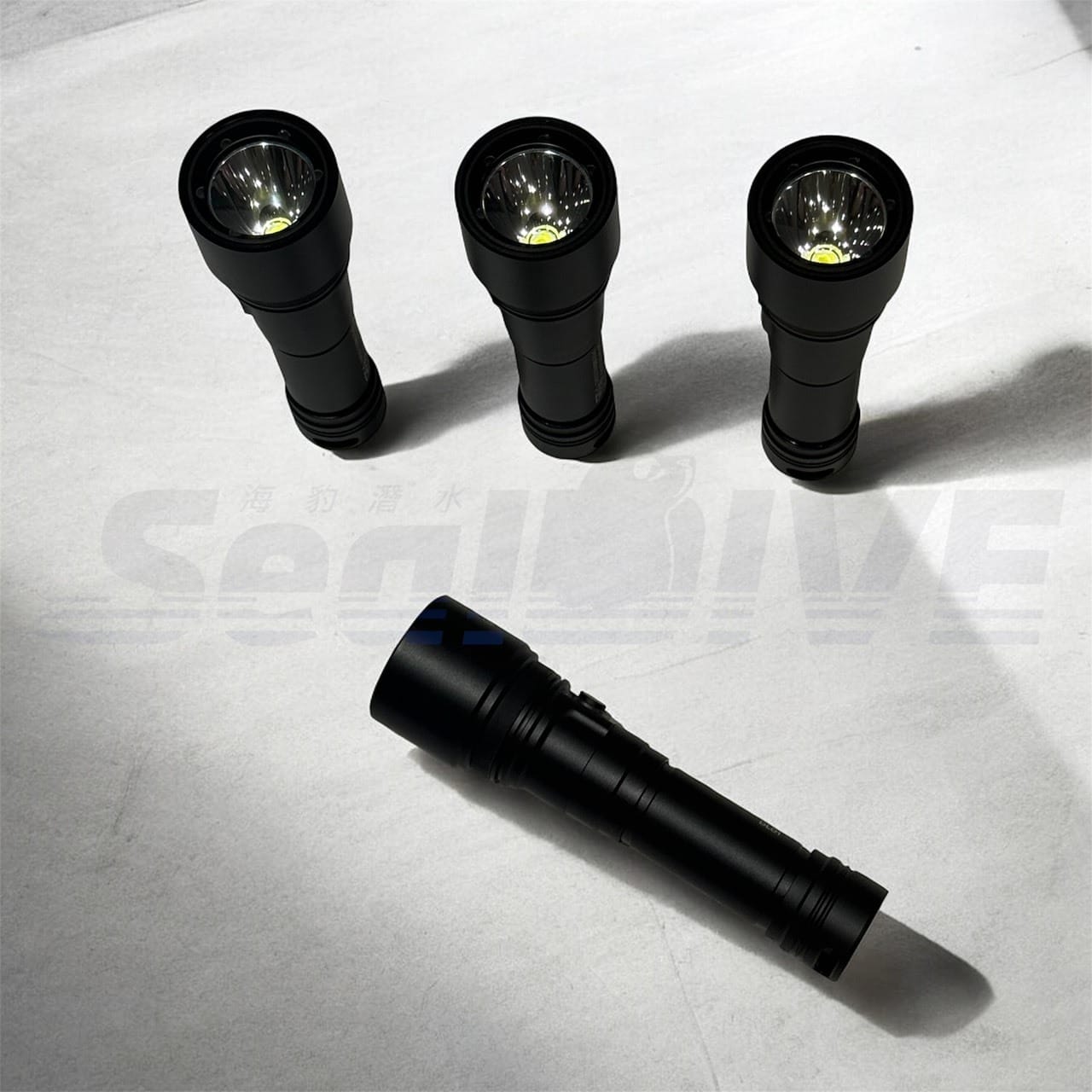 S.D 小P50 高品質潛水燈軍規盒裝版 獨家防滑設計 專業級五檔切換 第 5 張｜海豹潛水 SealDIVE